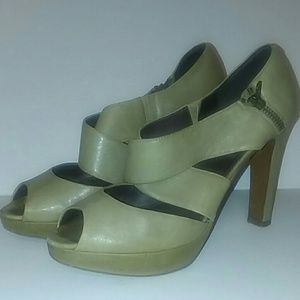 j crew size 8 peep toe pumps with zippers